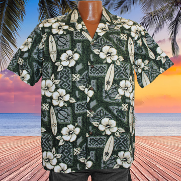 Chemise Aloha hawaïenne avec fleurs d'hibiscus et planche de surf, couleur verte